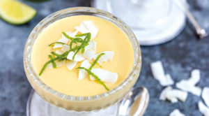 Τροπική Mους Kαρύδας με Formula 1 Banana Cream